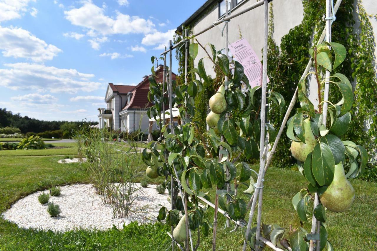 Eco Nieborow 호텔 외부 사진